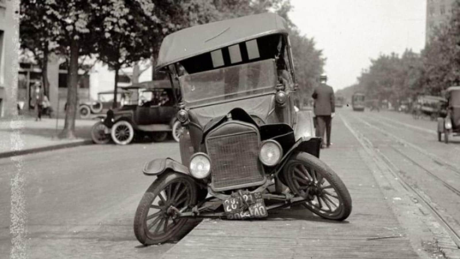 Photo Restoration: Announcing a New Gallery of Restored Car Photographs 1 car accident 1922 usa credit public domain Melbourne Photo Restoration Rescue