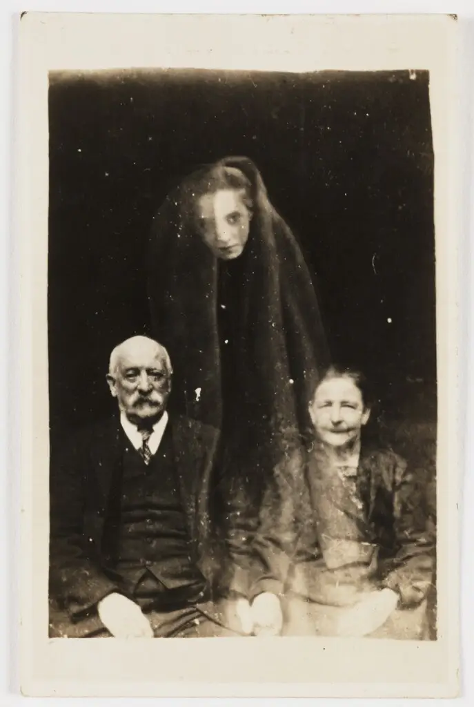 Unveiling Secrets: The Enigmatic World of Spirit Photography in the 19th Century 3 spirit photography photo restoration 6